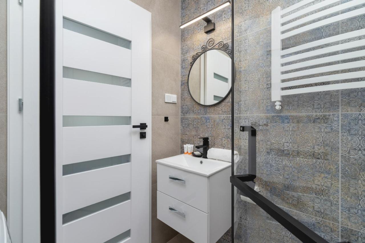 Modern Studio Cracow Rakowicka 14 By Noclegi Renters كراكوفيا المظهر الخارجي الصورة